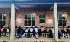 九游体育下载:铁皮房、土操场，这里有一座“筑梦”摔跤馆